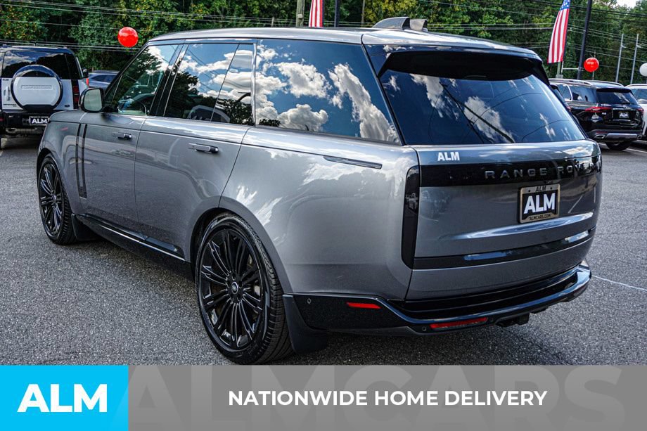 Used 2024 Land Rover Range Rover SE AWD/4WD image 4