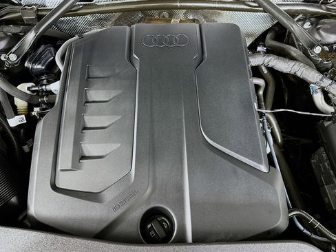 Used 2025 Audi Q5 Premium w/ Convenience Package image 13