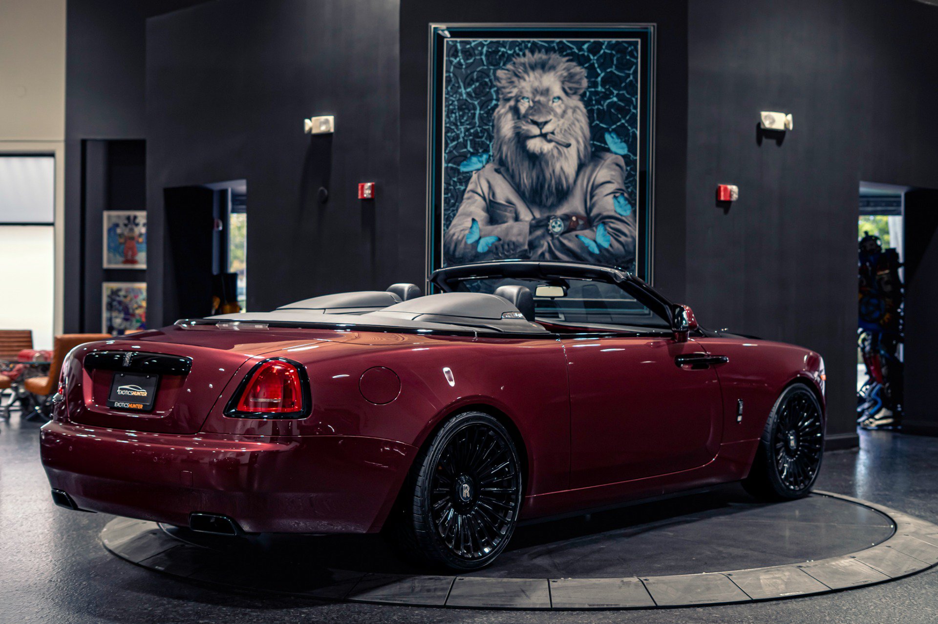 Used 2019 Rolls-Royce Dawn RWD image 36