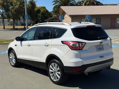 Used 2017 Ford Escape Titanium FWD image 9