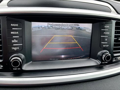 Used 2019 Kia Sorento FWD image 14
