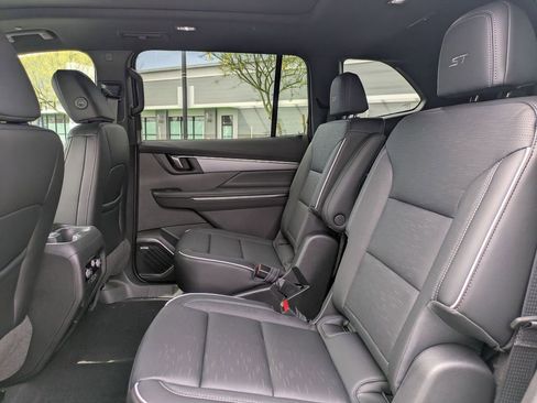 New 2026 Buick Enclave Sport Touring w/ Power Package FWD image 18