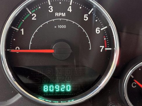 Used 2012 Jeep Wrangler Sahara image 23