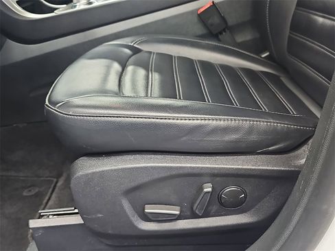 Used 2024 Ford Edge SEL image 26