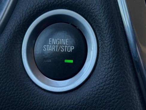 Used 2020 Chevrolet Traverse LT w/ LT Premium Package image 17