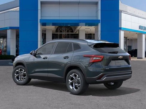 New 2026 Chevrolet Trax LT image 3