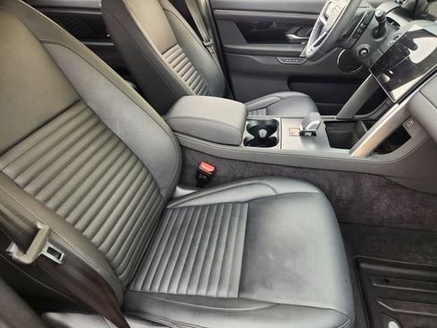 Used 2025 Land Rover Discovery Sport S image 14