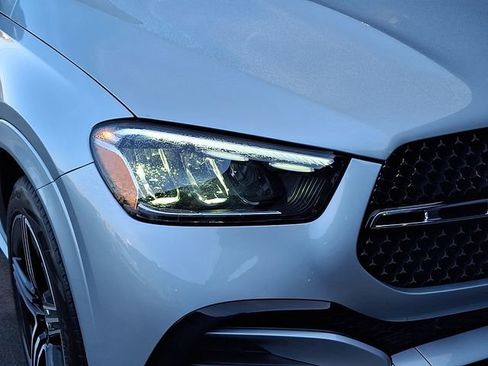 Used 2025 Mercedes-Benz GLE 450e 4MATIC image 11
