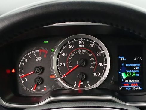 Used 2022 Toyota Corolla SE w/ SE Preferred Package image 8