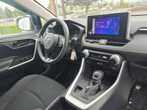 Used 2024 Toyota RAV4 LE AWD/4WD image 10