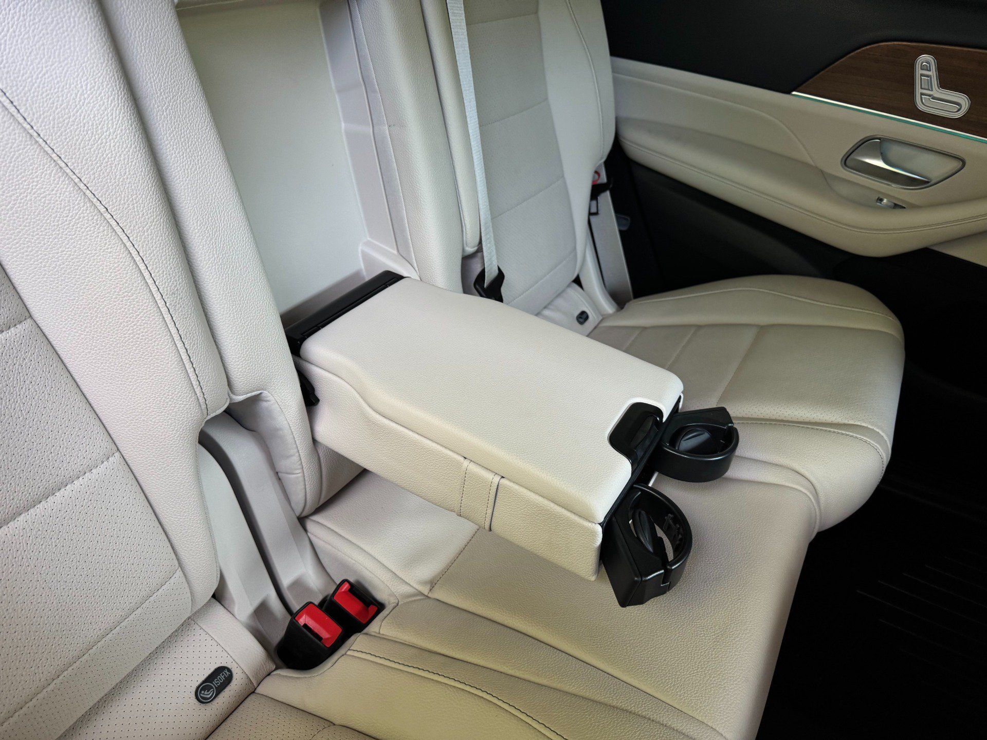 Used 2022 Mercedes-Benz GLS 450 4MATIC image 40