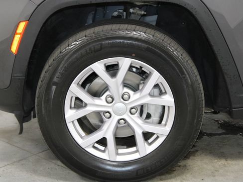 Used 2022 Jeep Grand Cherokee Limited AWD/4WD image 19