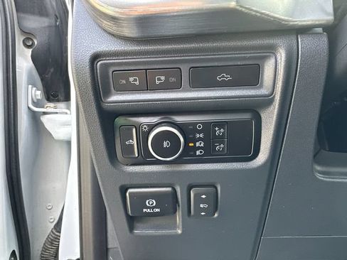 Used 2023 Ford F150 Lariat AWD/4WD image 32