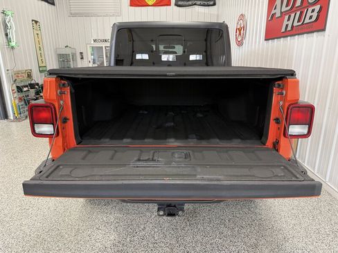 Used 2020 Jeep Gladiator Sport w/ Quick Order Package 24S AWD/4WD image 16