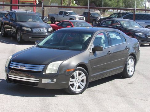 Used 2006 Ford Fusion SEL FWD image 3