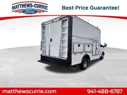 Used 2022 GMC Savana 3500 w/ Power Convenience Package image 4