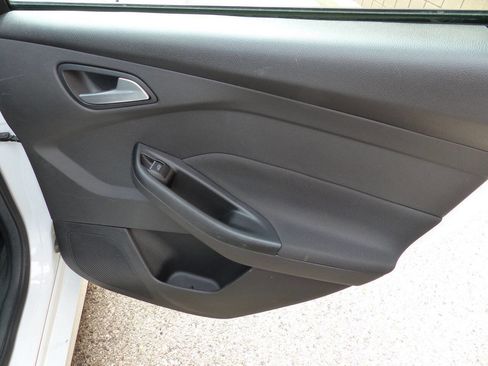 Used 2018 Ford Focus ST image 23