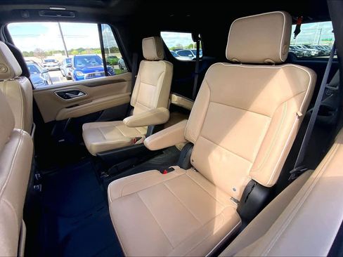 Used 2021 Chevrolet Tahoe Premier w/ Premium Package image 20