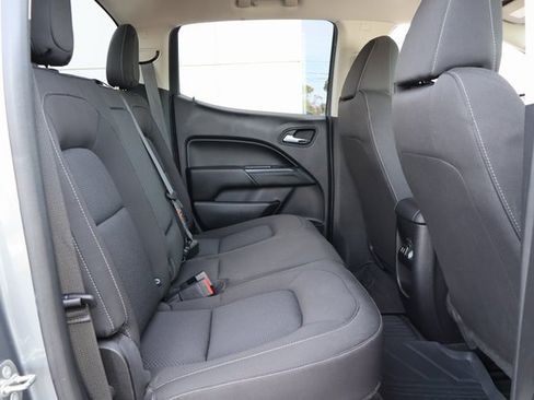 Used 2018 Chevrolet Colorado LT w/ Safety Package image 18