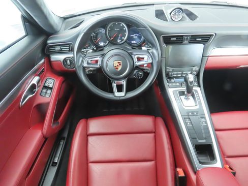 Used 2018 Porsche 911 Turbo image 10