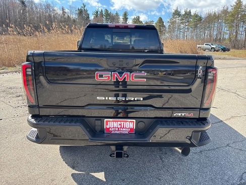 New 2026 GMC Sierra 2500 AT4 w/ AT4 Premium Plus Package AWD/4WD image 7