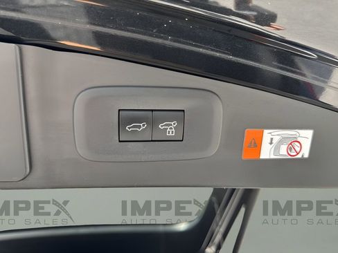 Used 2023 Lexus RZ 450e Premium image 31