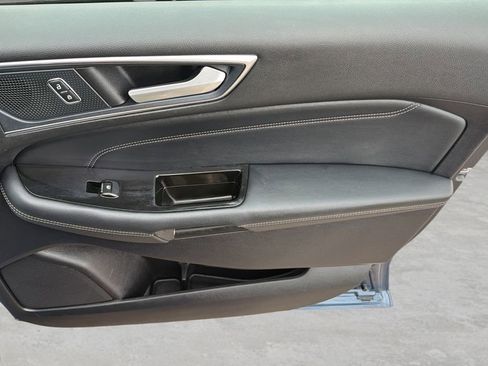 Used 2019 Ford Edge Titanium AWD/4WD image 11