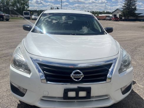 Used 2013 Nissan Altima 2.5 S FWD image 2