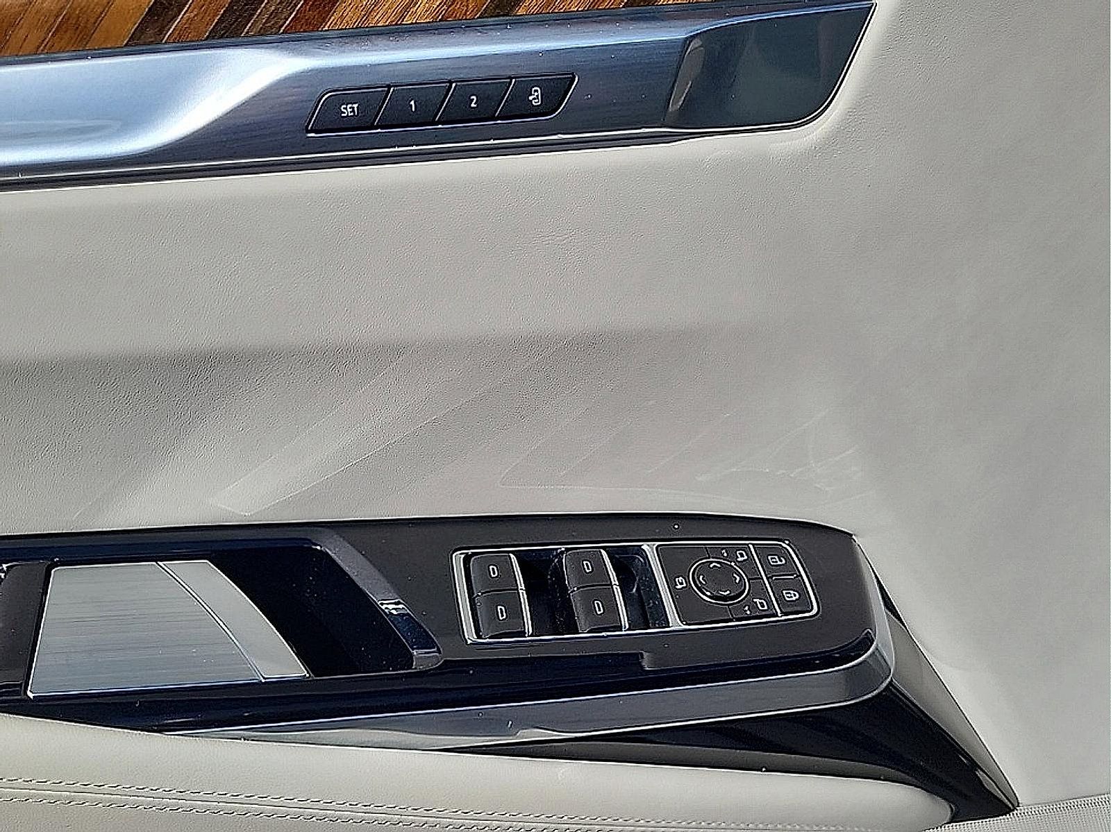 Certified 2025 Cadillac Escalade Sport Platinum AWD/4WD image 18