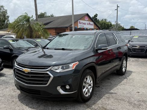 Used 2019 Chevrolet Traverse LT FWD image 3