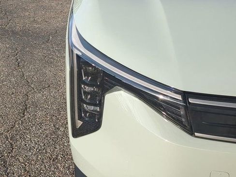 Used 2025 Kia K4 FWD image 9