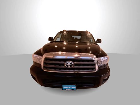 Used 2016 Toyota Sequoia SR5 AWD/4WD image 3