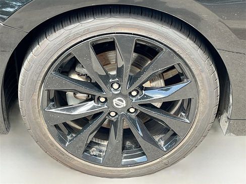 Used 2022 Nissan Maxima SR w/ Sport Mat Group image 32