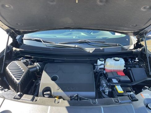 Used 2023 Chevrolet Traverse LT image 65