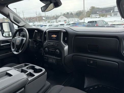 Used 2025 Chevrolet Silverado 2500 W/T image 18