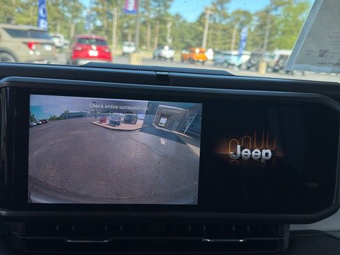Used 2024 Jeep Wrangler Unlimited Sport AWD/4WD image 20