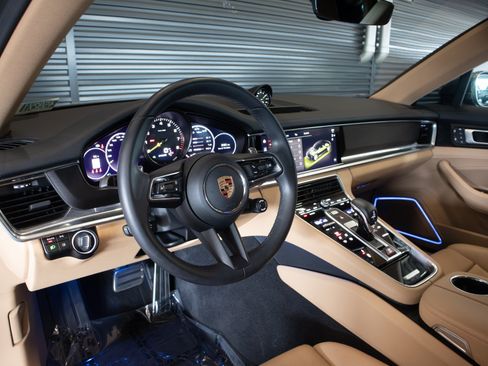 Certified 2023 Porsche Panamera 4 AWD/4WD image 4