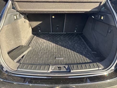 Used 2017 Jaguar F-PACE Prestige image 27