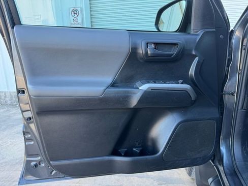 Used 2022 Toyota Tacoma SR5 image 4