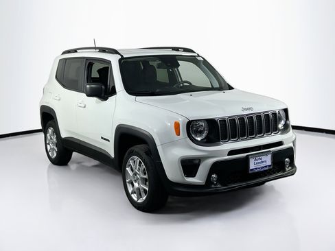 Used 2022 Jeep Renegade Latitude w/ Convenience Group image 3