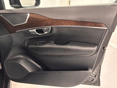 Used 2016 Volvo XC90 T6 Momentum image 19