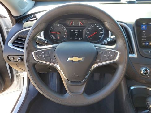 Used 2023 Chevrolet Malibu LT image 19