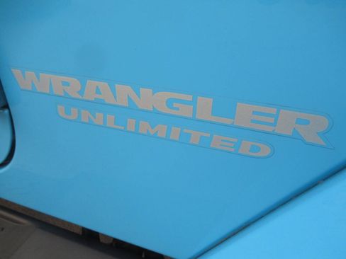Used 2017 Jeep Wrangler Unlimited Sahara w/ Quick Order Package 24E Chief AWD/4WD image 7