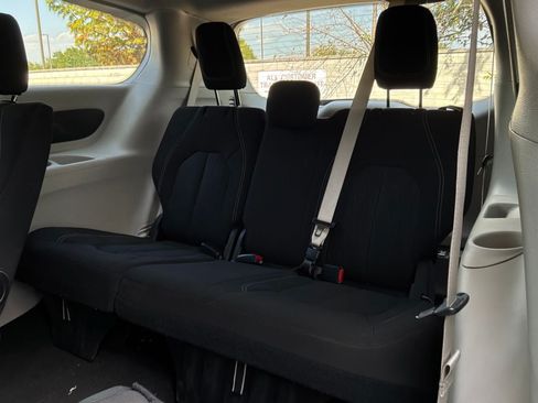 Used 2024 Chrysler Voyager LX FWD image 13