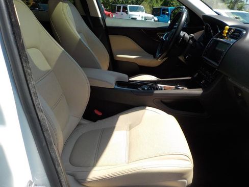 Used 2018 Jaguar F-PACE Prestige image 35