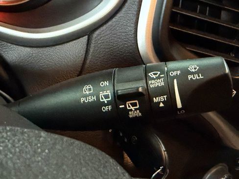 Used 2016 Jeep Cherokee Trailhawk w/ Cold Weather Group image 21