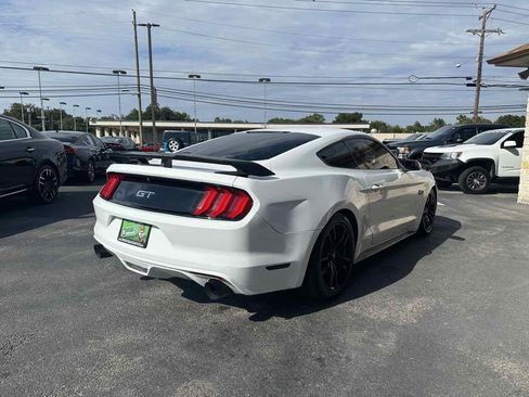 Used 2015 Ford Mustang GT RWD image 5