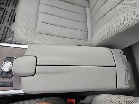 Used 2014 Mercedes-Benz E 350 4MATIC Sedan image 44