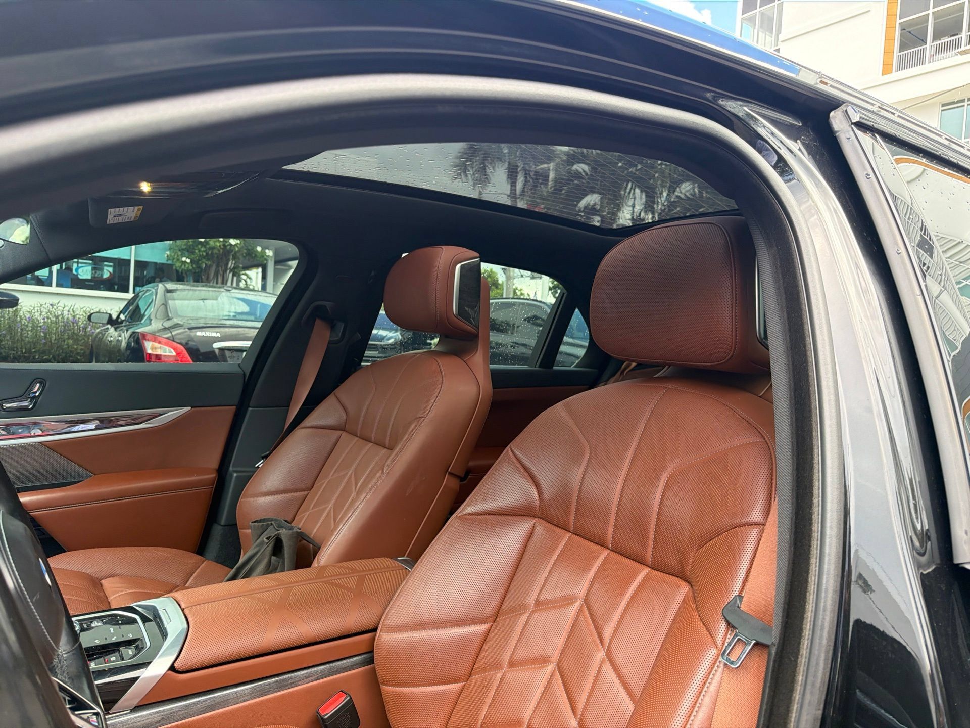 Used 2023 BMW 740i w/ Executive Package RWD image 22
