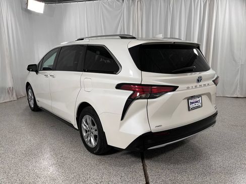 Used 2021 Toyota Sienna AWD image 12